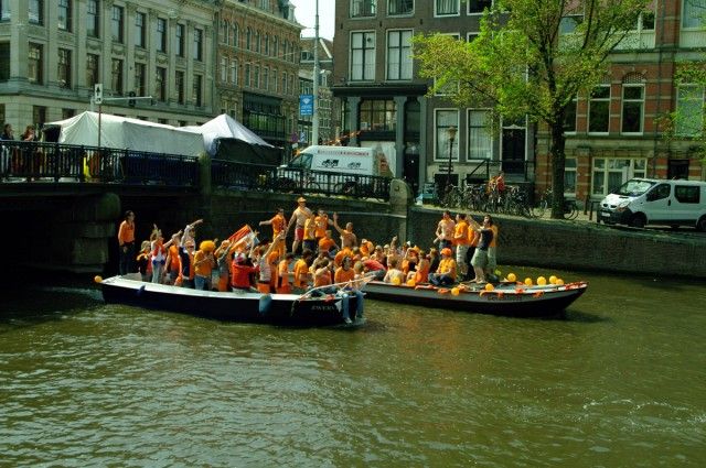 День рождения Королевы в Амстердаме.