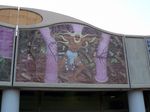 Керамическое панно на стене центра искусств «Кастра», изображающее гибель Самсона