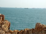 From Daewonam Cliff you can see many ships. Ulsan is very big.